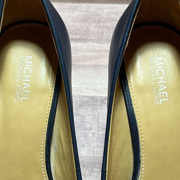 Michael Kors Women's Navy Blue Leather Pointed Toe Heels Size 6M - Picture 5 of 9